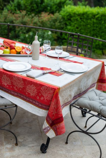 French Jacquard tablecloth, Teflon (Oceane. coral) French Jacquard tablecloth, Teflon (Oceane. coral)